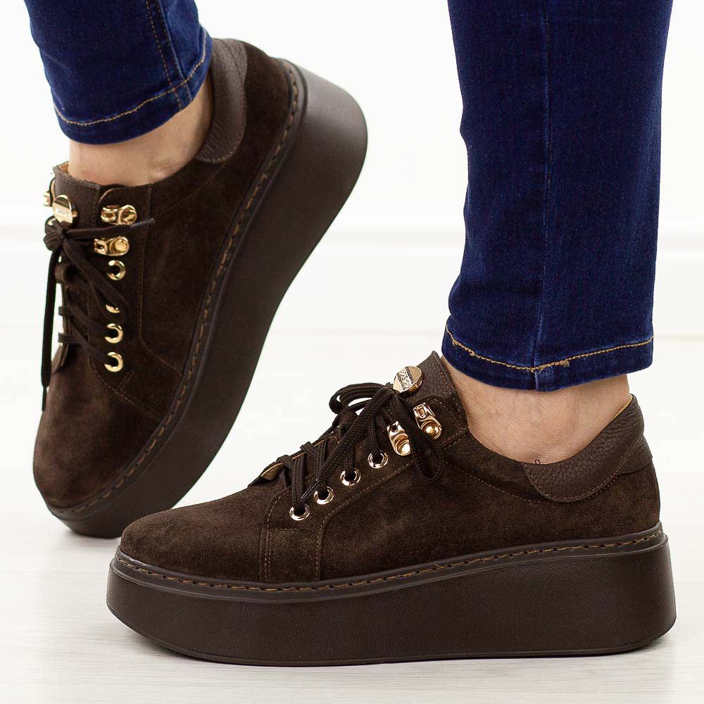 Czekoladowe skórzane sneakersy damskie Deoni D650