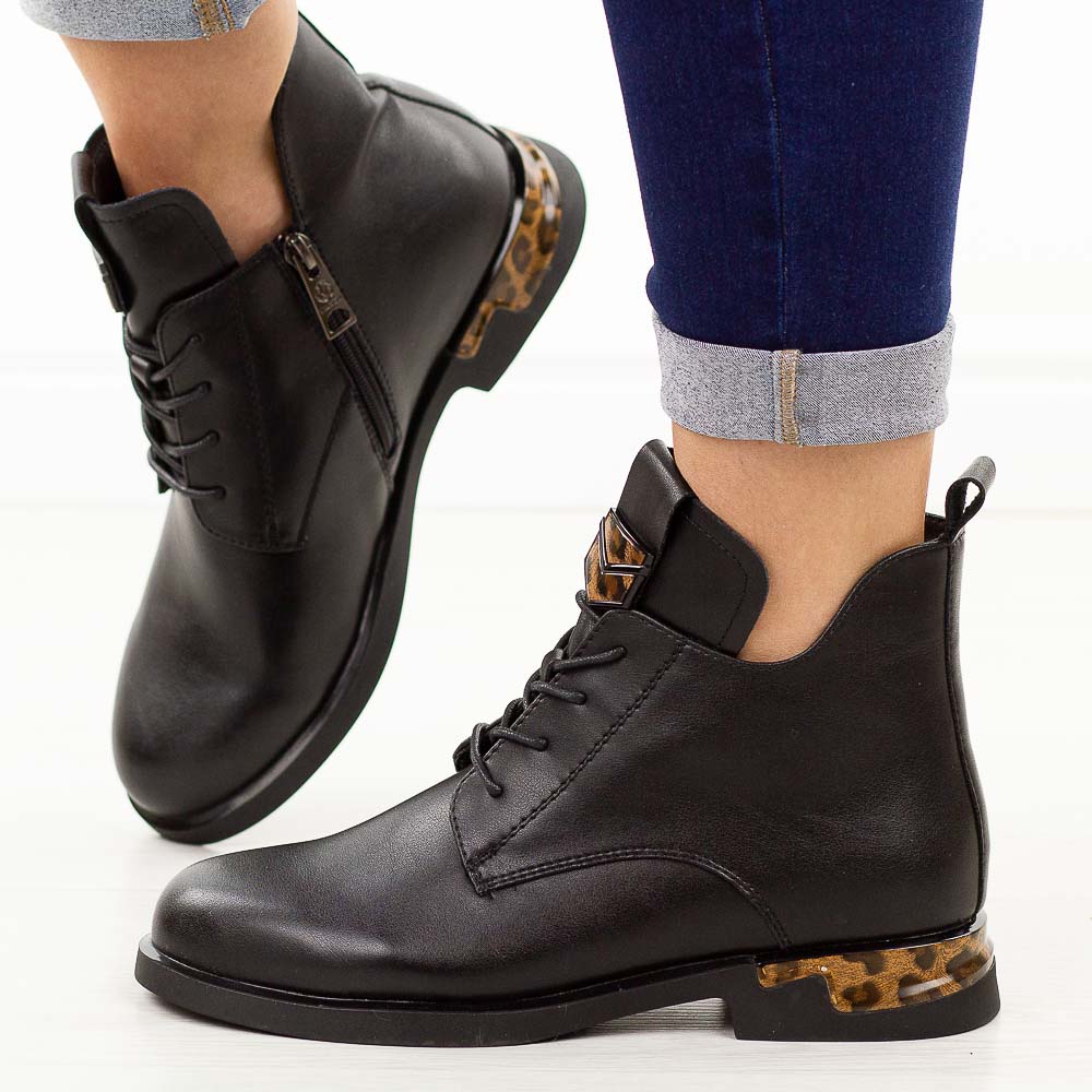 Czarne skórzane botki damskie Vinceza 66814