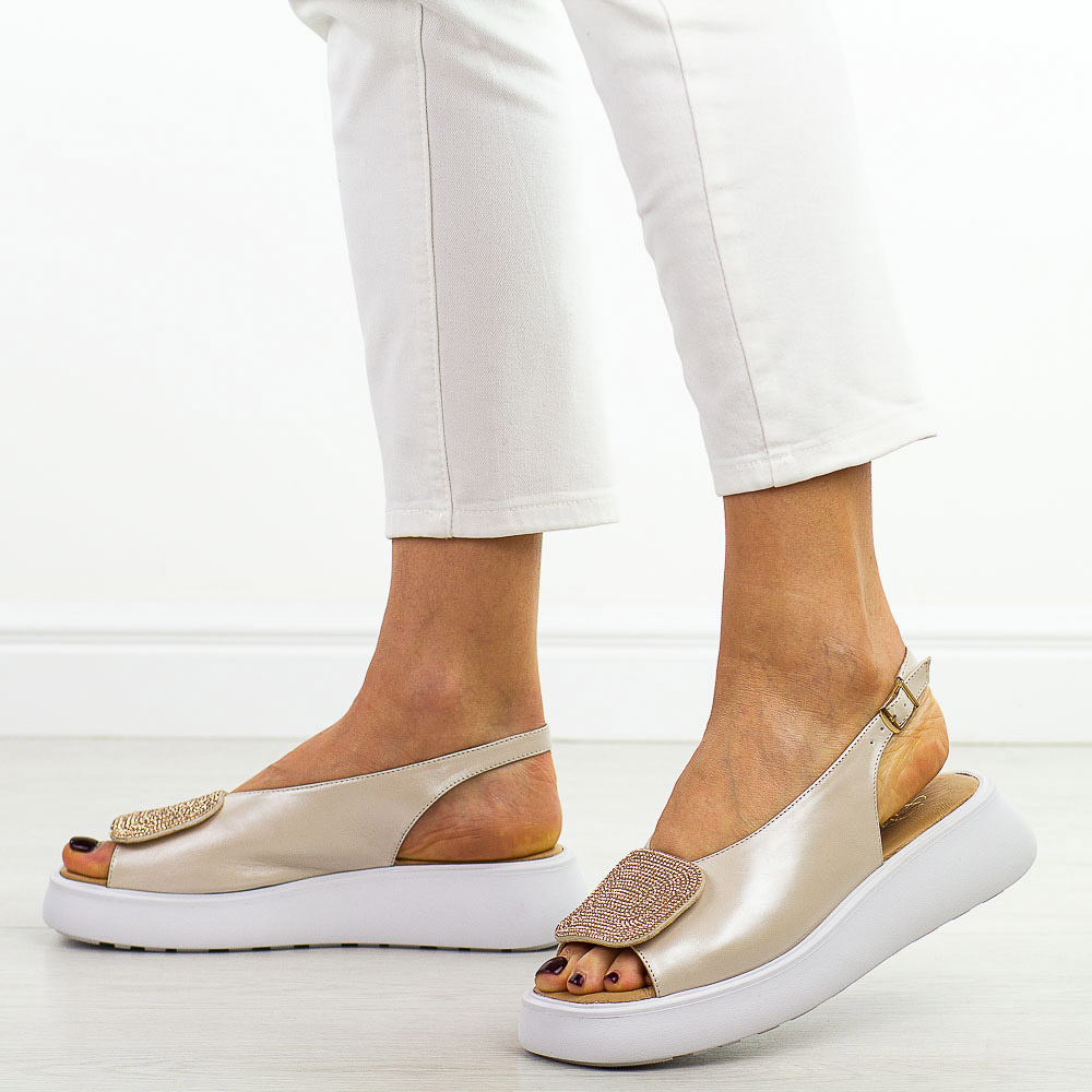 Beżowe perła skórzane Polskie sandały damskie na platformie Deoni D107a