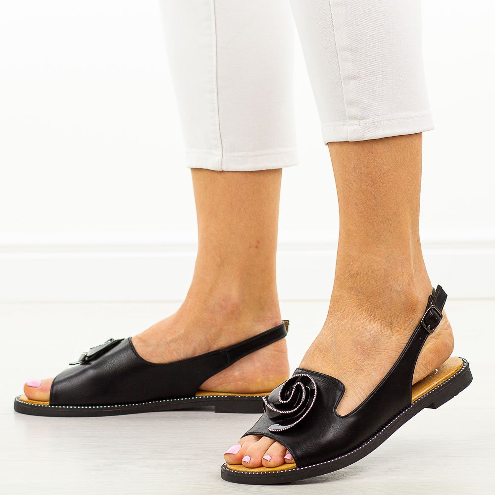 Czarne płaskie sandały damskie Filippo Ds6915/25