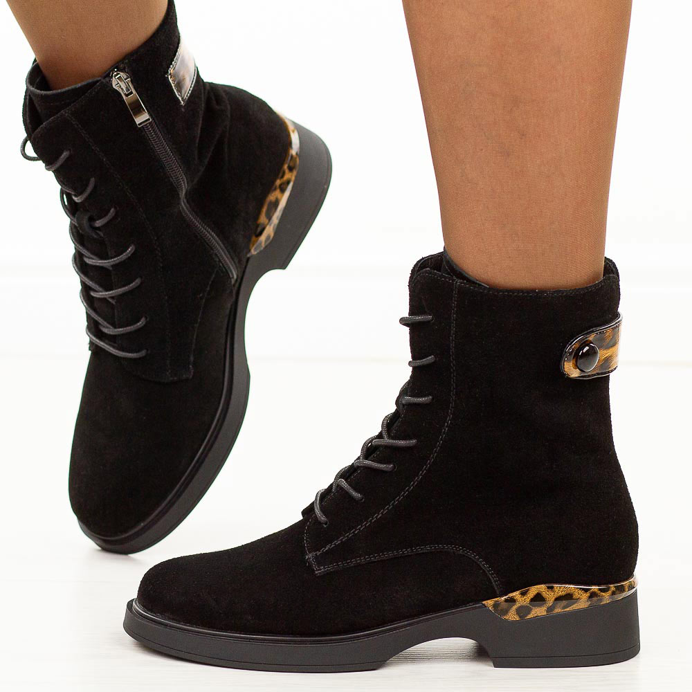 Czarne zamszowe skórzane botki damskie T.Sokolski Z25-39