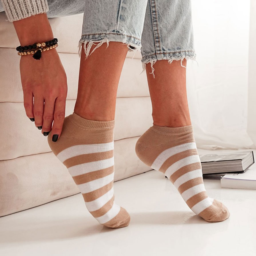 Stopki damskie w grube beżowe paski (model 938)