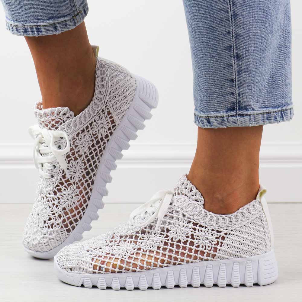 Białe przewiewne półbuty damskie T.Sokolski 1982