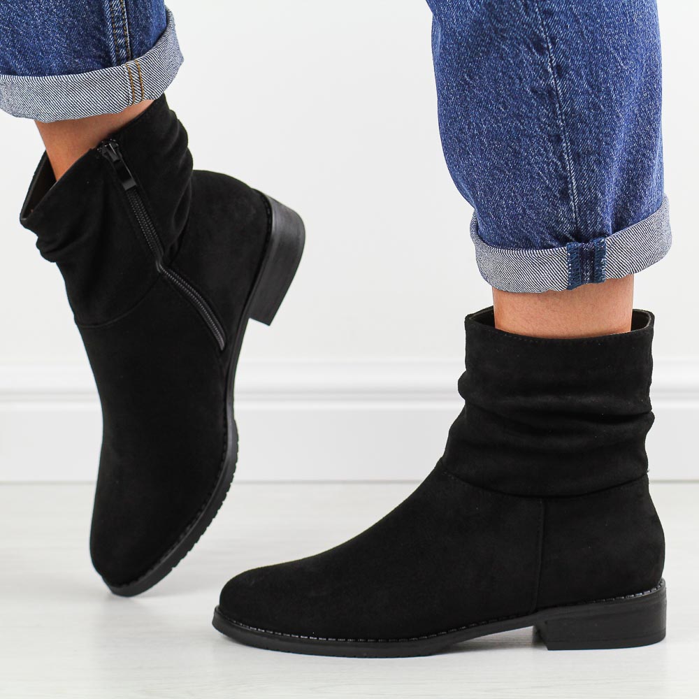 Czarne zamszowe botki damskie M.Daszyński 2251-4