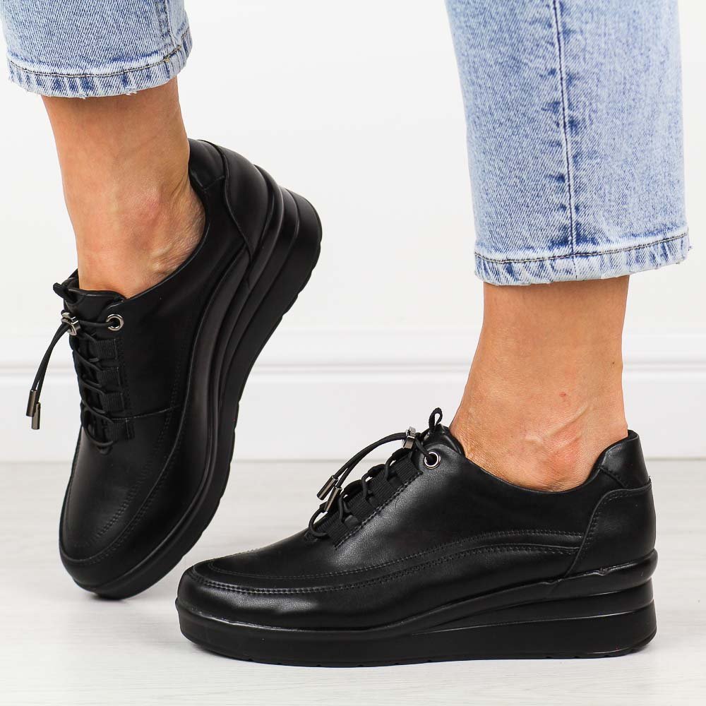 Czarne pu półbuty damskie na koturnie Sergio Leone pb228