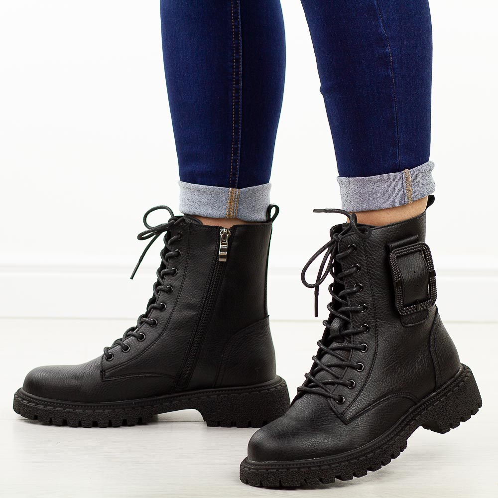 Czarne skórzane botki damskie na traperze T.Sokolski Z25-297