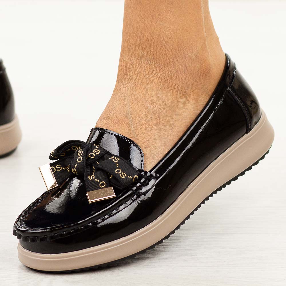 Czarne lakierowane skórzane mokasyny damskie Filippo Dp6457/26