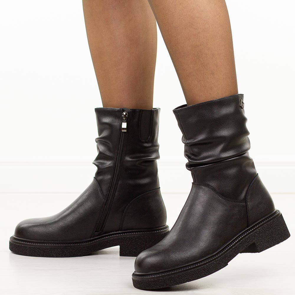 Czarne skórzane botki damskie Cambell 60316