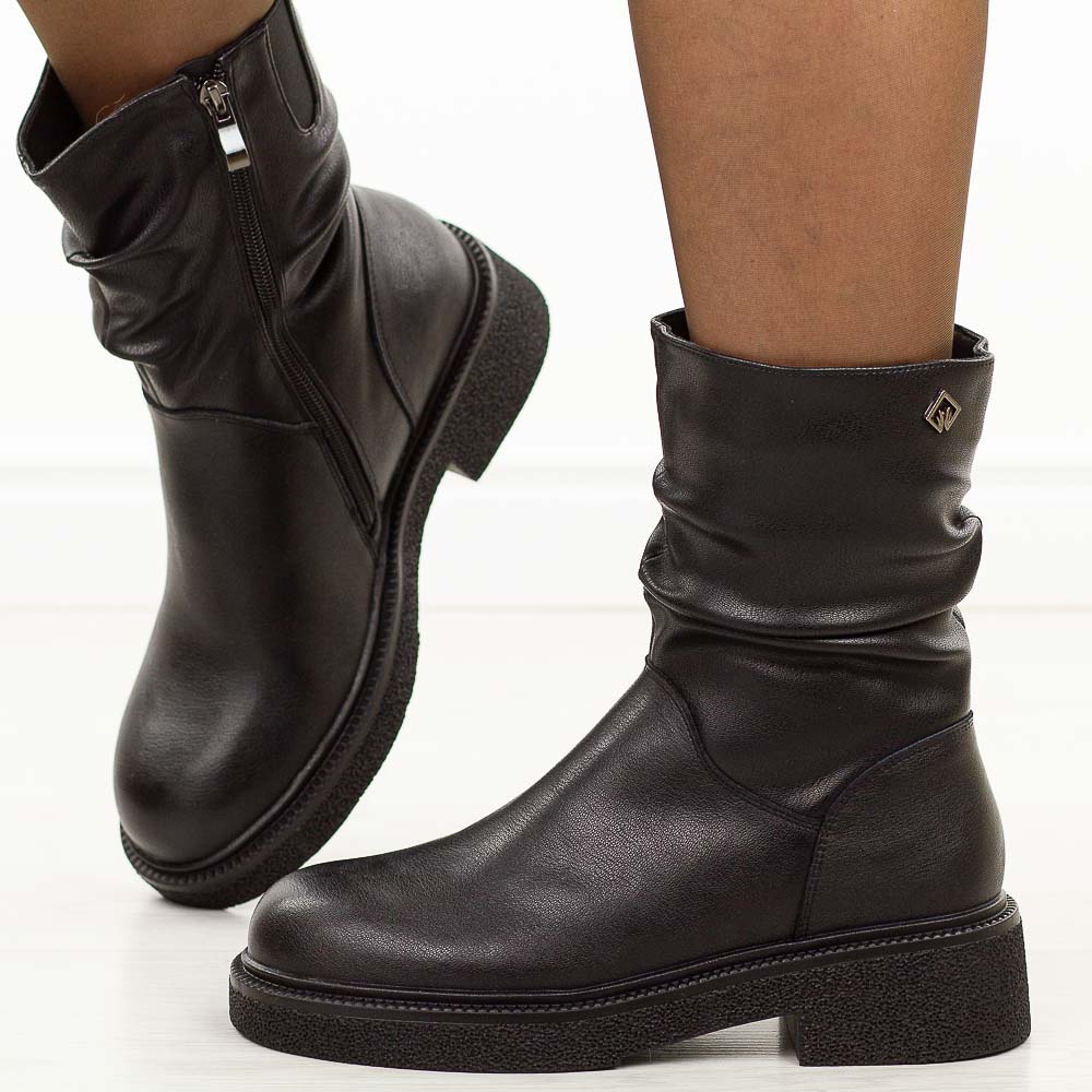 Czarne skórzane botki damskie Cambell 60316