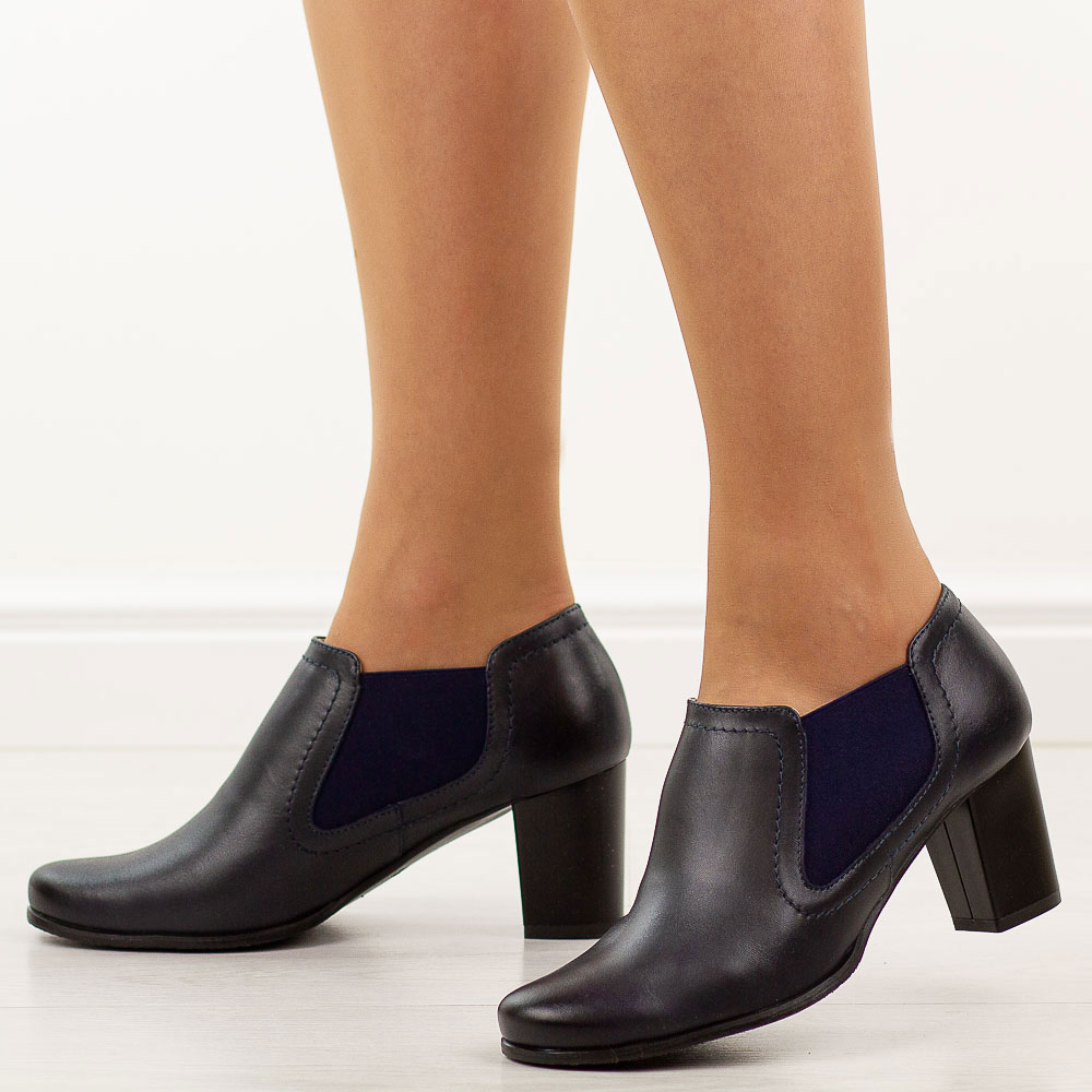 Granatowe skórzane Polskie botki damskie na słupku Gregors 553