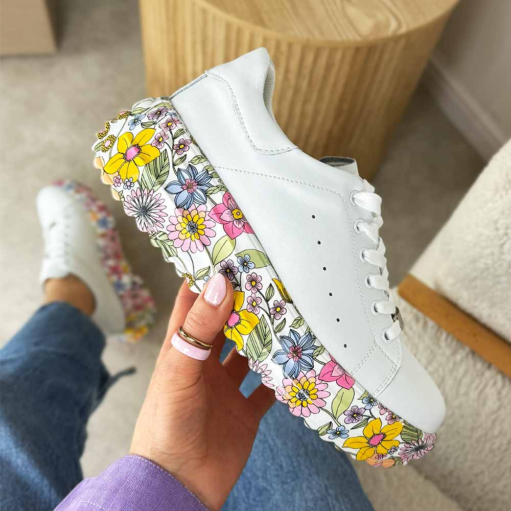 Białe skórzane sneakersy damskie na platformie Filippo Dp7507/26