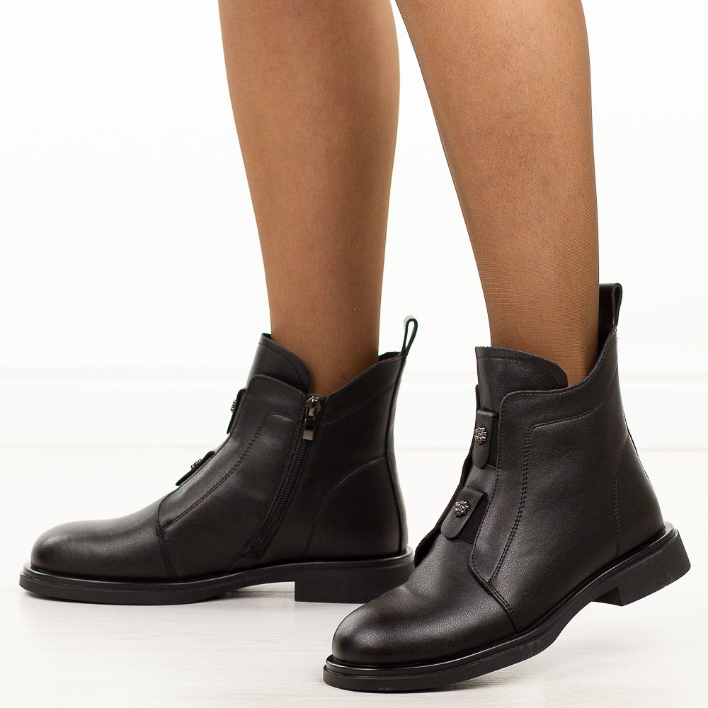 Czarne skórzane botki damskie DiA 52-026