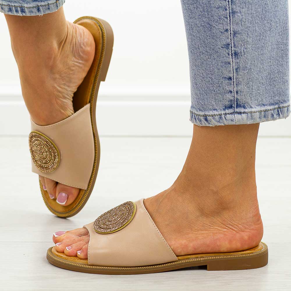 Beżowe płaskie klapki damskie Filippo Dk6217/25