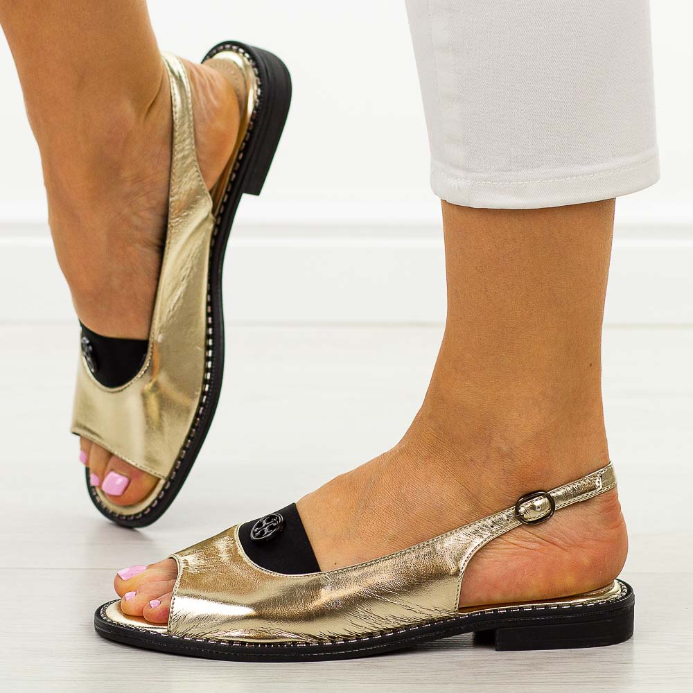 Złote płaskie sandały damskie S.Barski 021