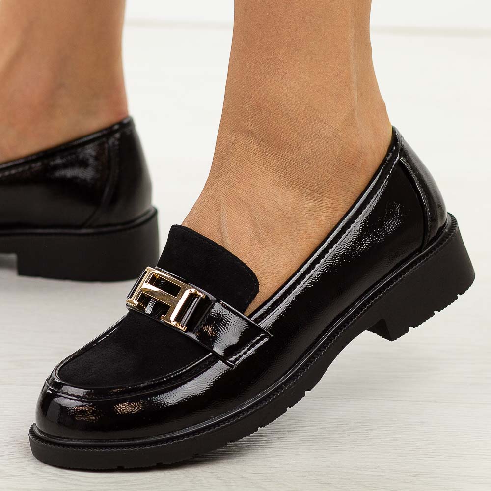 Czarne półbuty damskie S.Barski 545