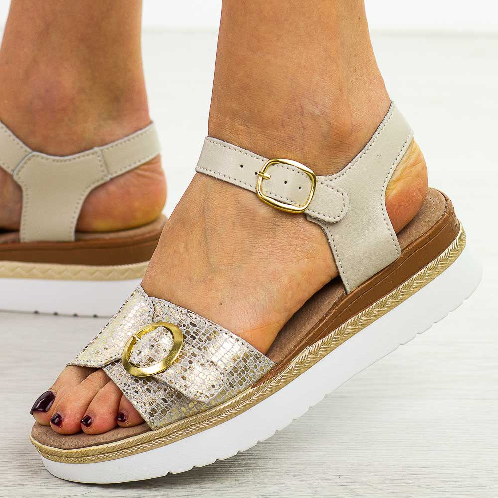 Beżowe skórzane sandały damskie na platformie T.Sokolski 636