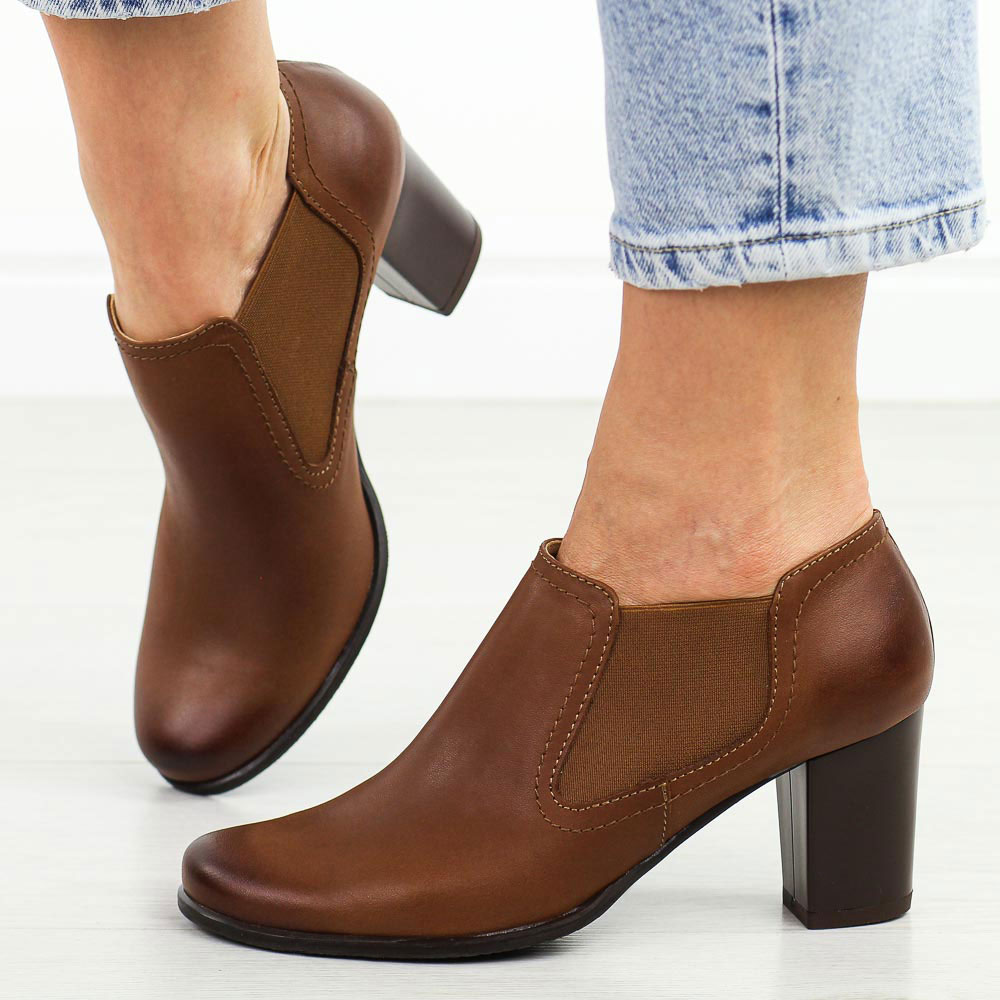 Brązowe Polskie botki damskie Gregors 553