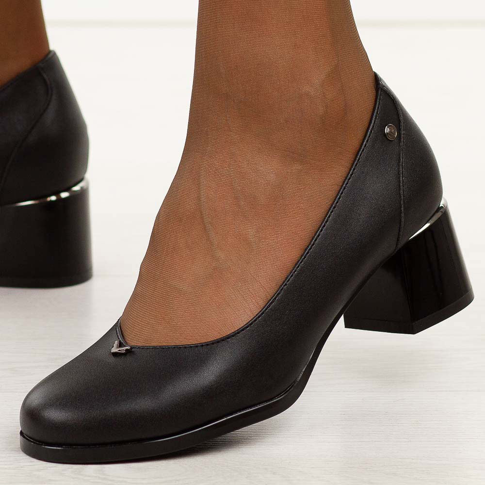 Czarne czółenka damskie na obcasie Potocki 12712