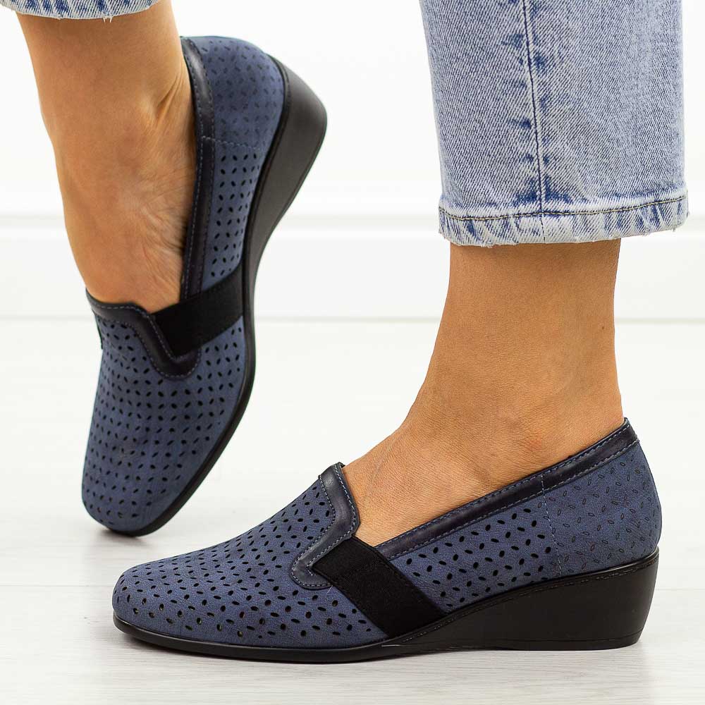 Granatowe półbuty damskie na koturnie M.Daszyński 2166-7