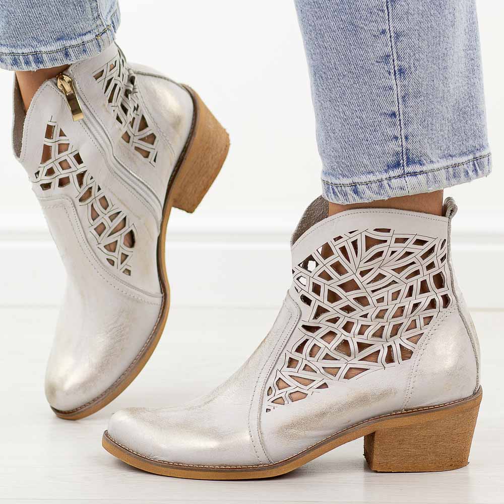 Złote skórzane Polskie botki damskie, kowbojki ażurowe na obcasie Deoni Ko-07B