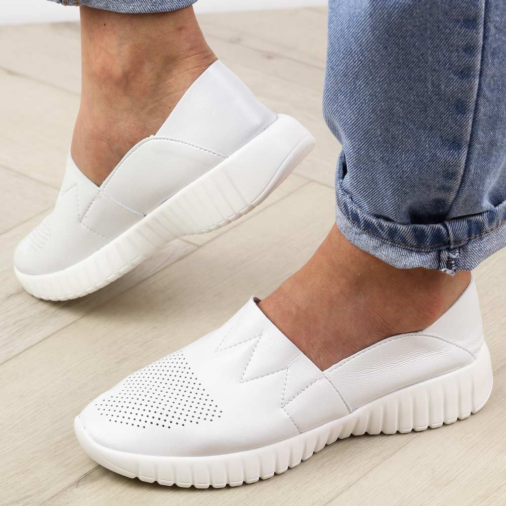 Białe półbuty damskie Jezzi 2270-7