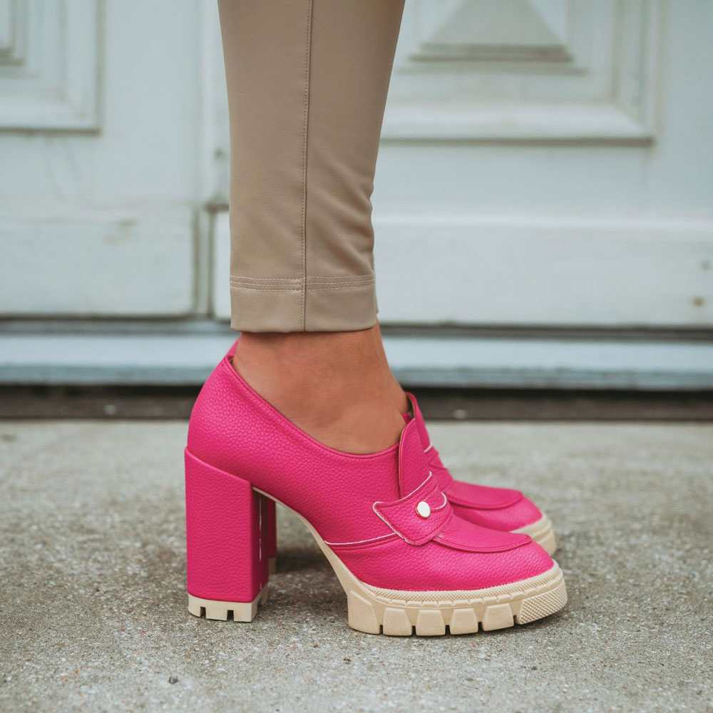 Fuksja groch Polskie mokasyny damskie na słupku, loafersy Deoni D207