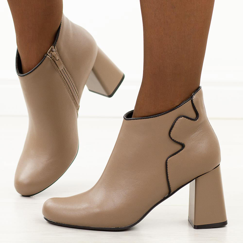 Beżowe skórzane botki damskie na słupku Jezzi Ol21-2