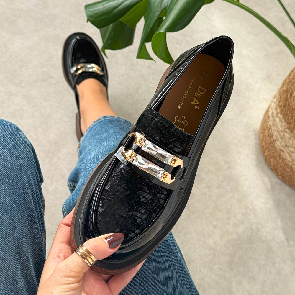 Czarne skórzane półbuty damskie DiA 52-173