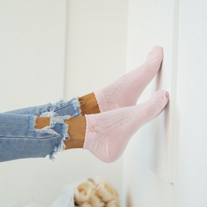 Różowe stopki z kokardką 830