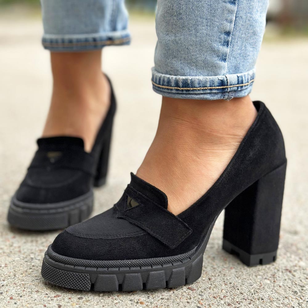 Czarne zamszowe Polskie mokasyny damskie na słupku, loafersy Deoni D213