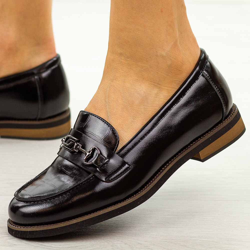 Czarne skórzane mokasyny damskie Cambell 19300