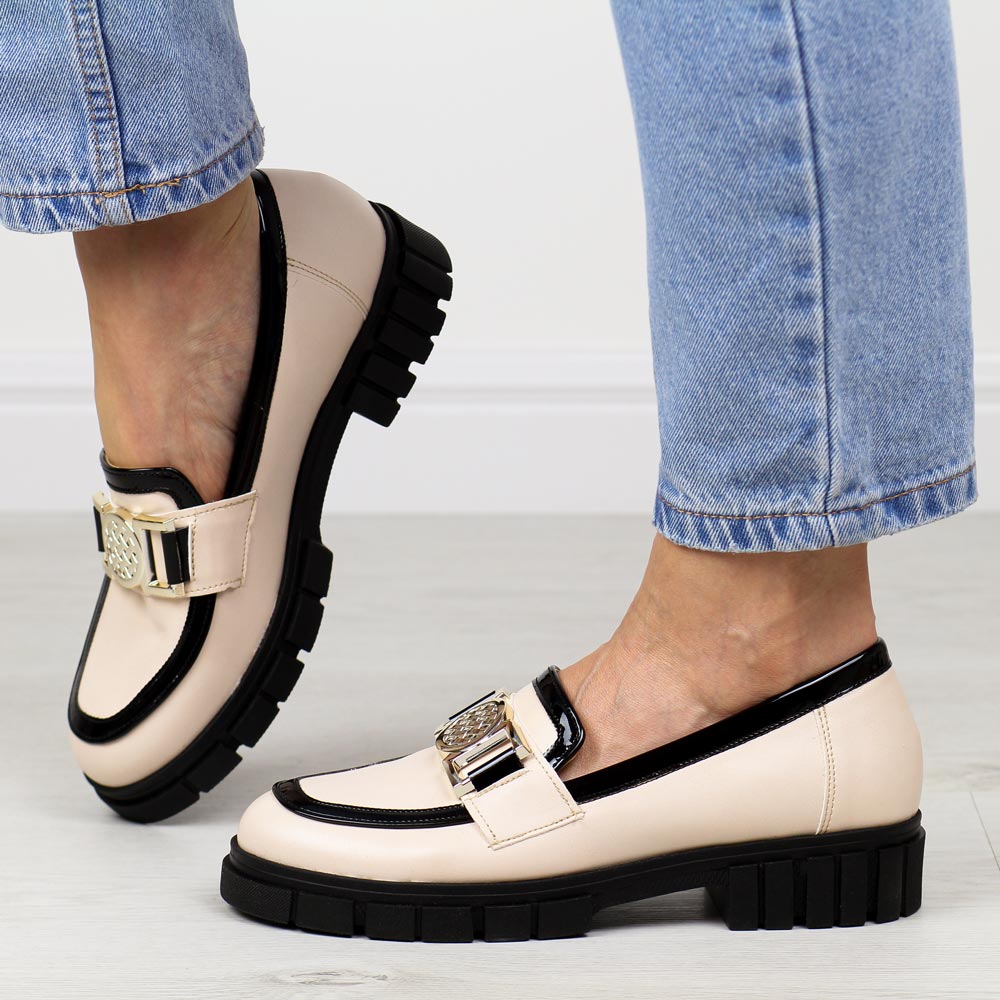 Beżowe matowe Polskie mokasyny damskie, loafersy Deoni D309