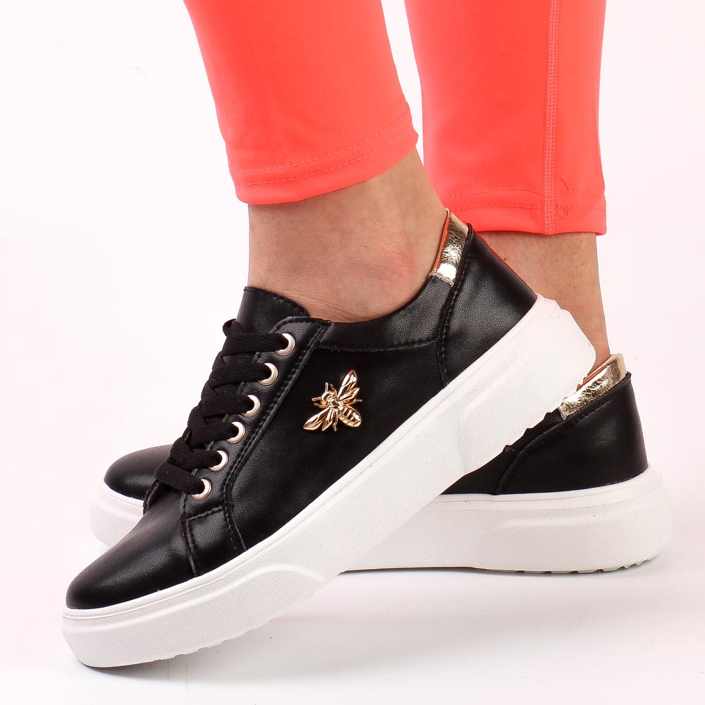 Czarne skórzane półbuty damskie Vinceza 8741