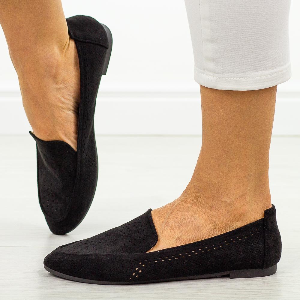 Czarne ażurowe zamszowe mokasyny damskie Potocki 23300