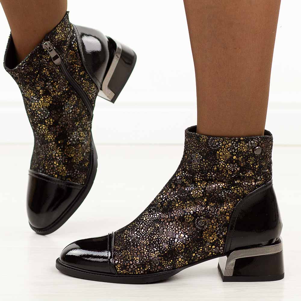 Czarne skórzane botki damskie na obcasie DiA 695