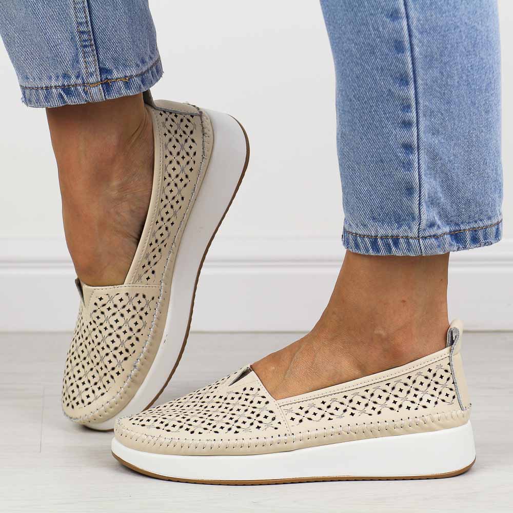 Beżowe skórzane ażurowe półbuty damskie Filippo Dp4555/25