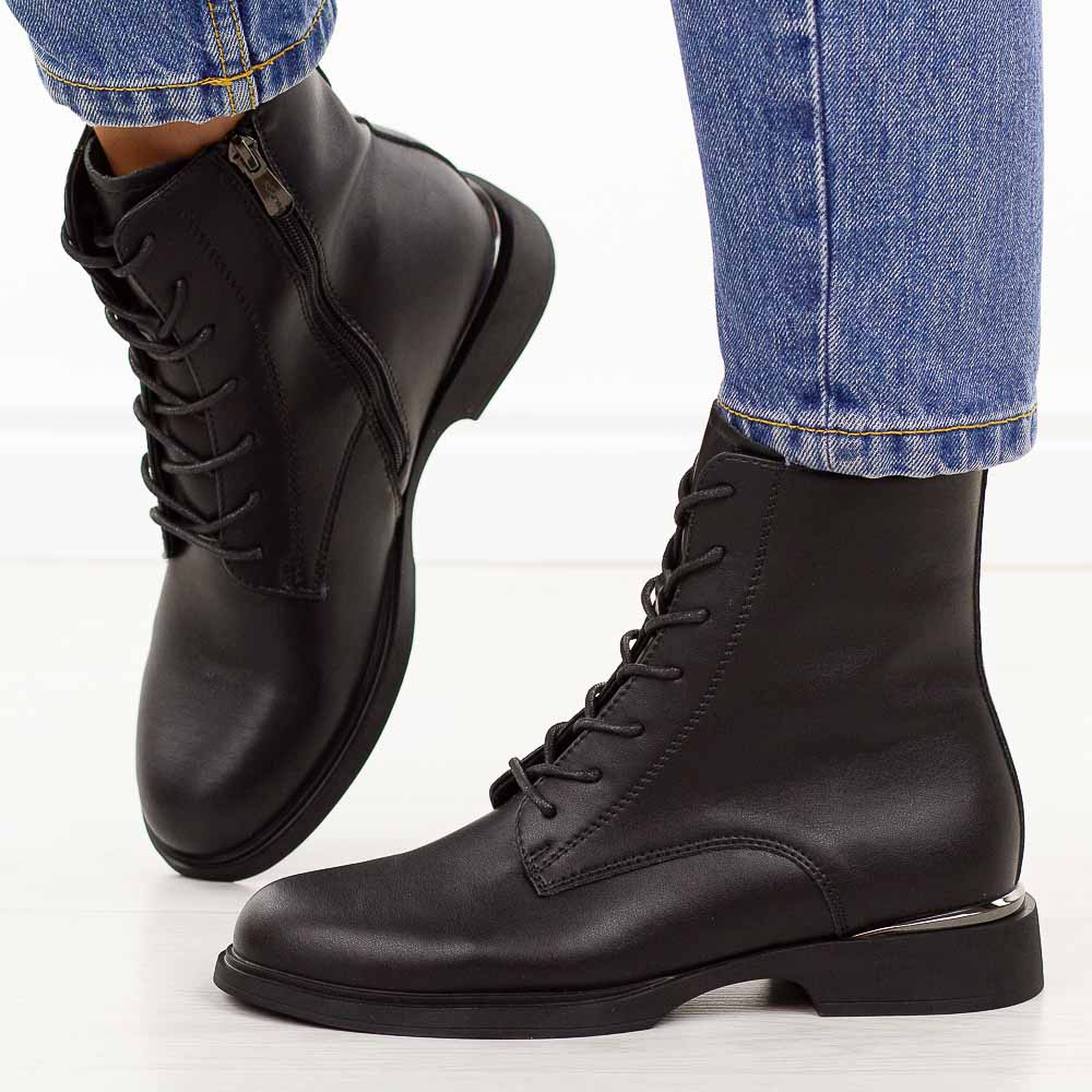 Czarne skórzane botki damskie Filippo Dbt6520/25