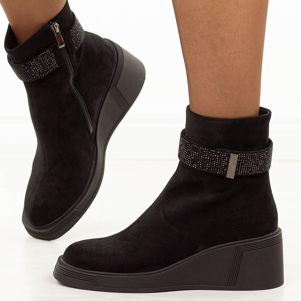 Czarne zamszowe botki damskie DiA 52-191