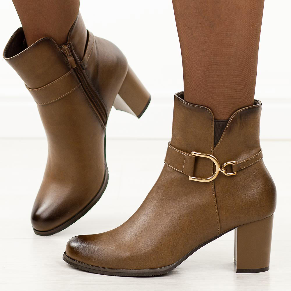 Brązowe botki damskie na słupku M.Daszyński Sa125-32