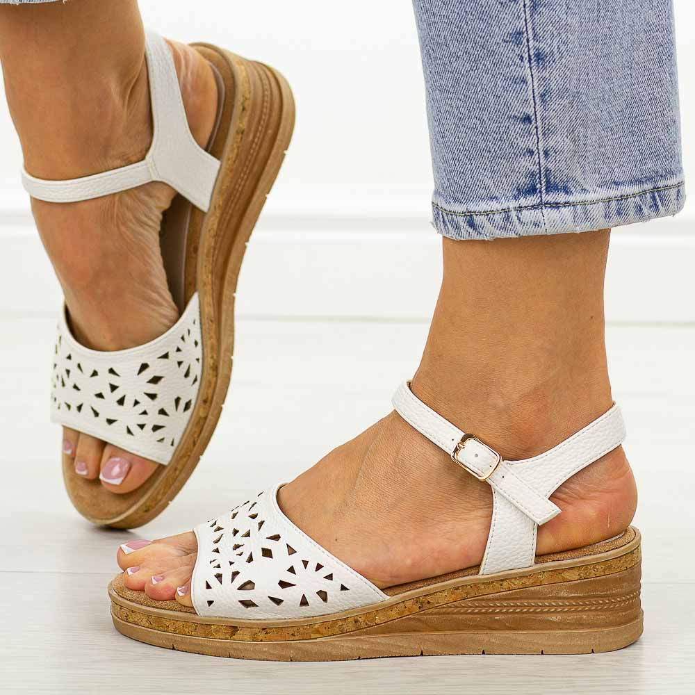 Białe sandały damskie na koturnie Sergio Leone sk193