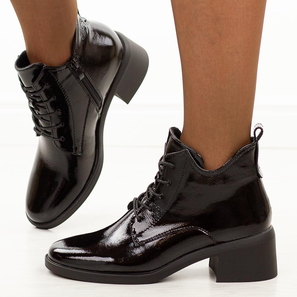 Czarne lakierowane skórzane botki damskie Sergio Leone Bt25439S