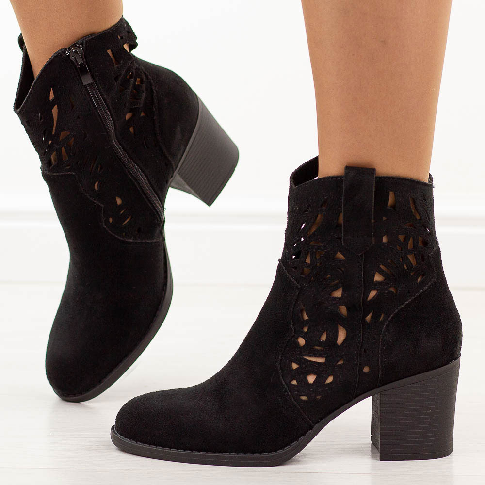 Czarne botki damskie na słupku M.Daszyński Sa250-5