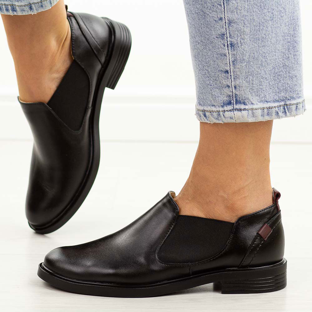 Czarne skórzane Polskie półbuty damskie Gregors 1156