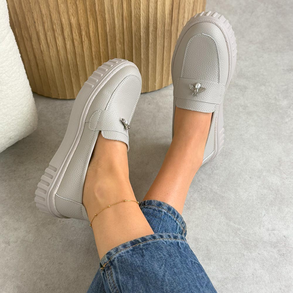 Beżowe skórzane półbuty damskie Vinceza 93204