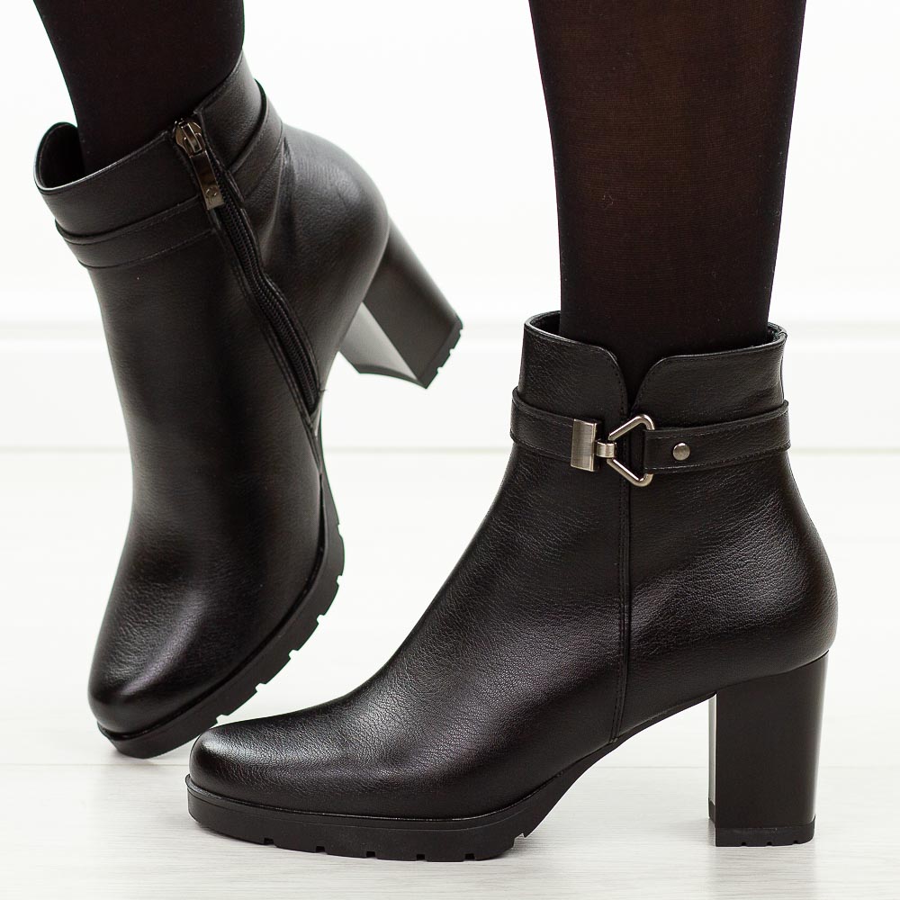 Czarne botki damskie na słupku Potocki 12683