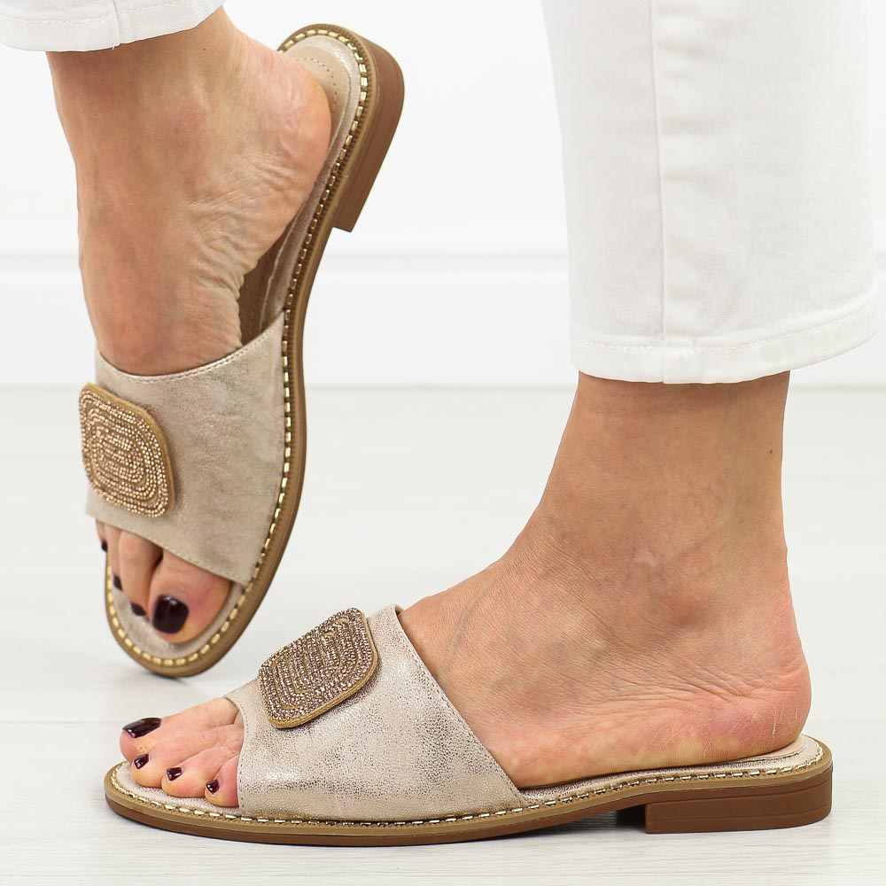 Złote płaskie klapki damskie Potocki 43324