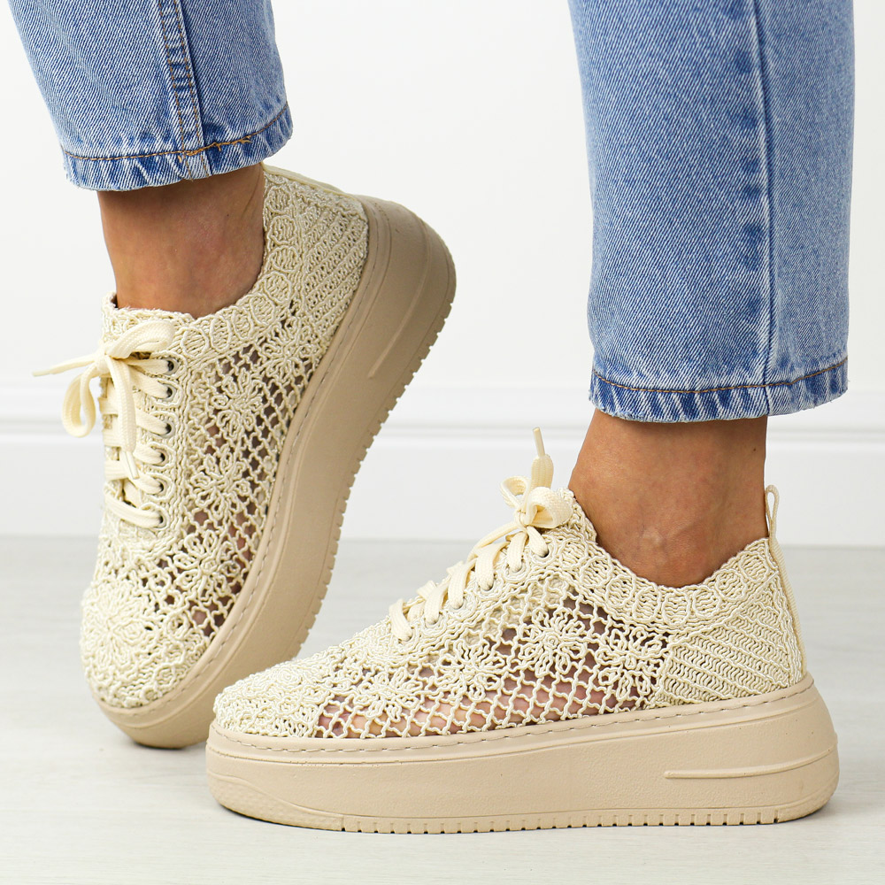 Beżowe przewiewne półbuty damskie na platformie T.Sokolski 503