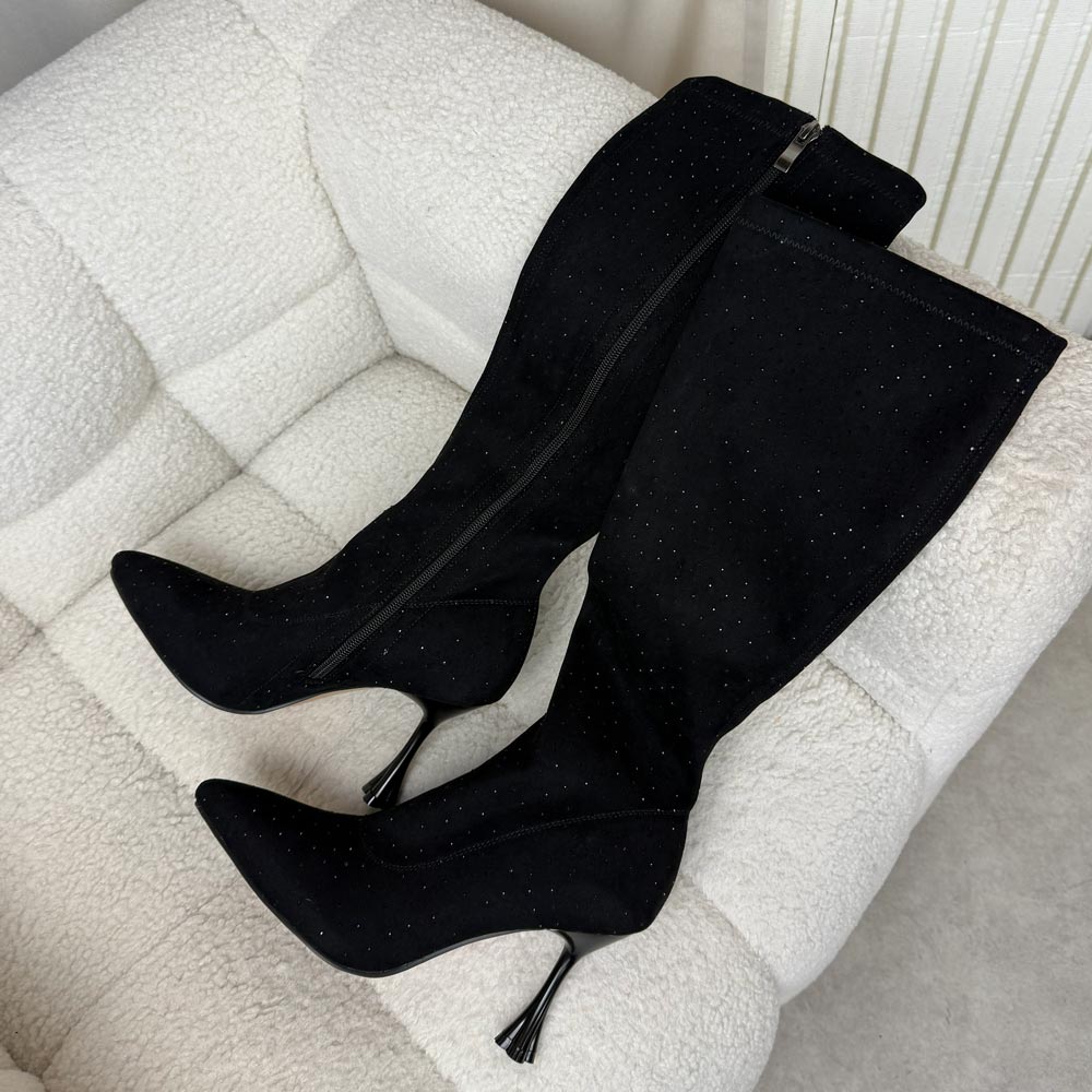 Czarne zamszowe kozaki damskie na szpilce DiA 52-883