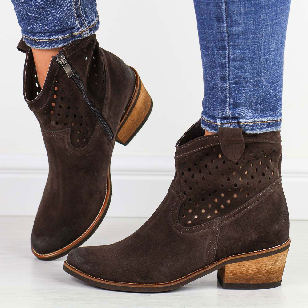 Czekoladowe skórzane Polskie botki damskie, jesienne kowbojki ażurowe na obcasie Deoni Ko-03a