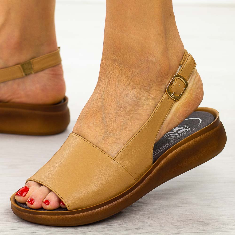 Beżowe płaskie sandały damskie M.Daszyński 24142-5